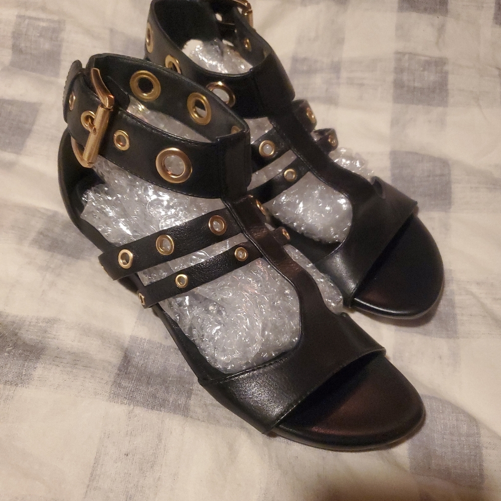 Cole Haan Black Strappy Sandals Leather Gold Rivets sz 7 B